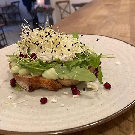 Time Cafe & بيت ضيافة